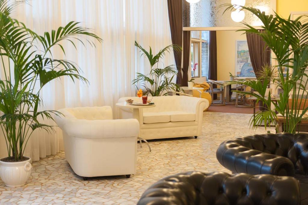 Albergo Battelli (Adults Only) Марина-ди-Пьетрасанта Экстерьер фото